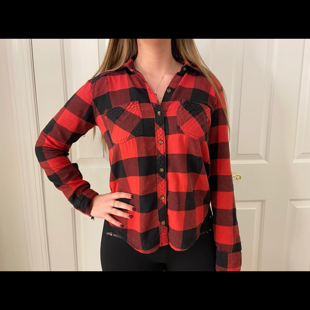 Flannel long sleeve button down shirt